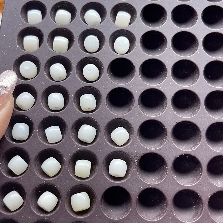 白玉菩提吊坠微瑕7/8白玉直切100卡灯牌宠130