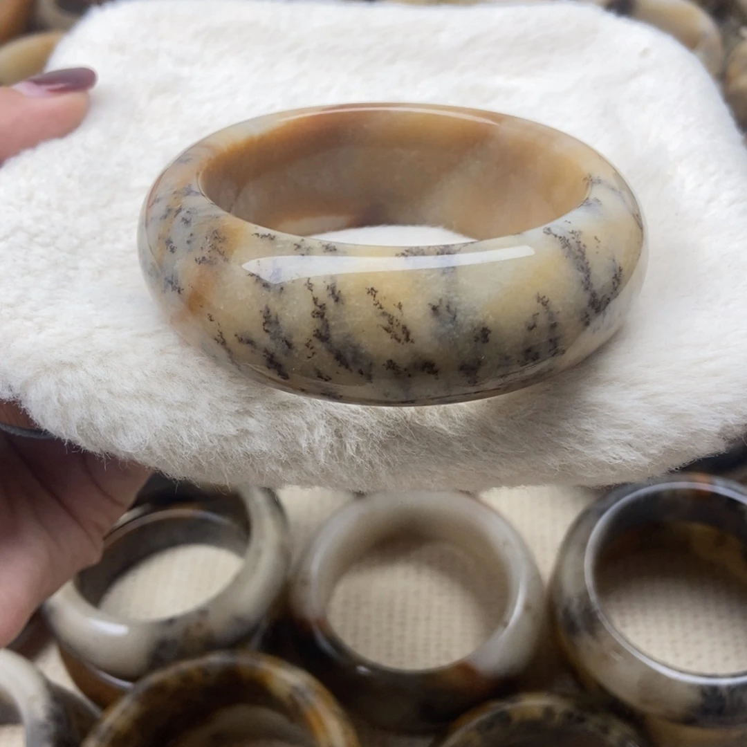 未镶嵌手镯石英质玉60加口径680米