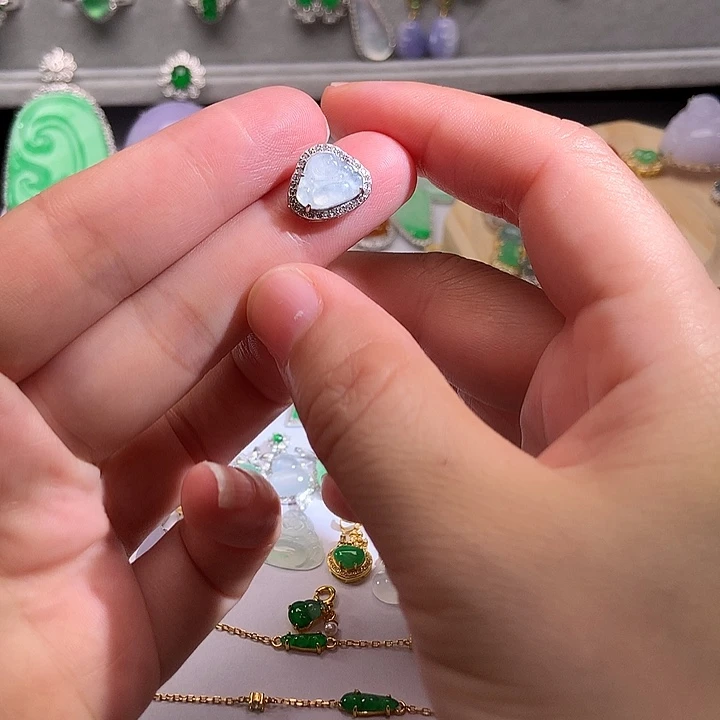 翡翠未镶嵌挂件11