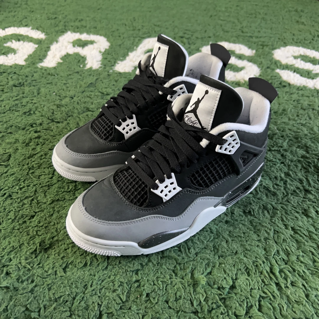 40码/Aj4黑白中古球鞋/99新穿一次无原盒