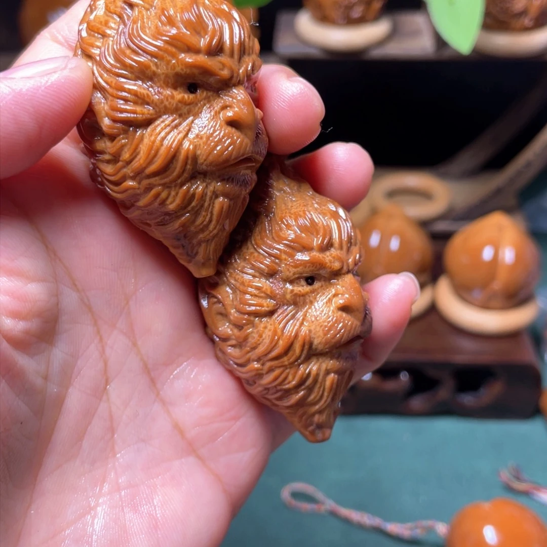 把件橄榄核大圣一对
