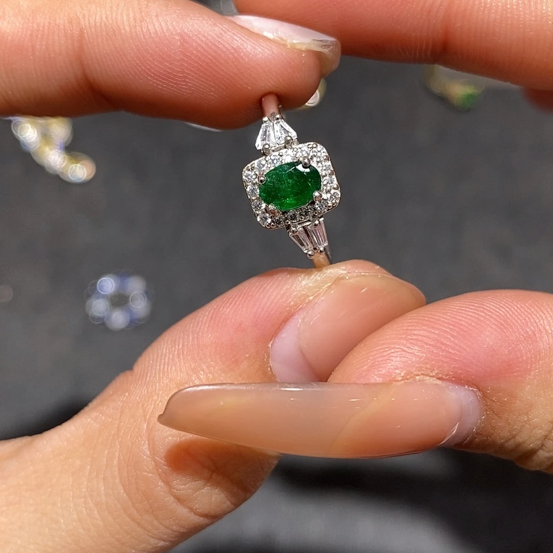 银S925镶嵌戒指祖母绿