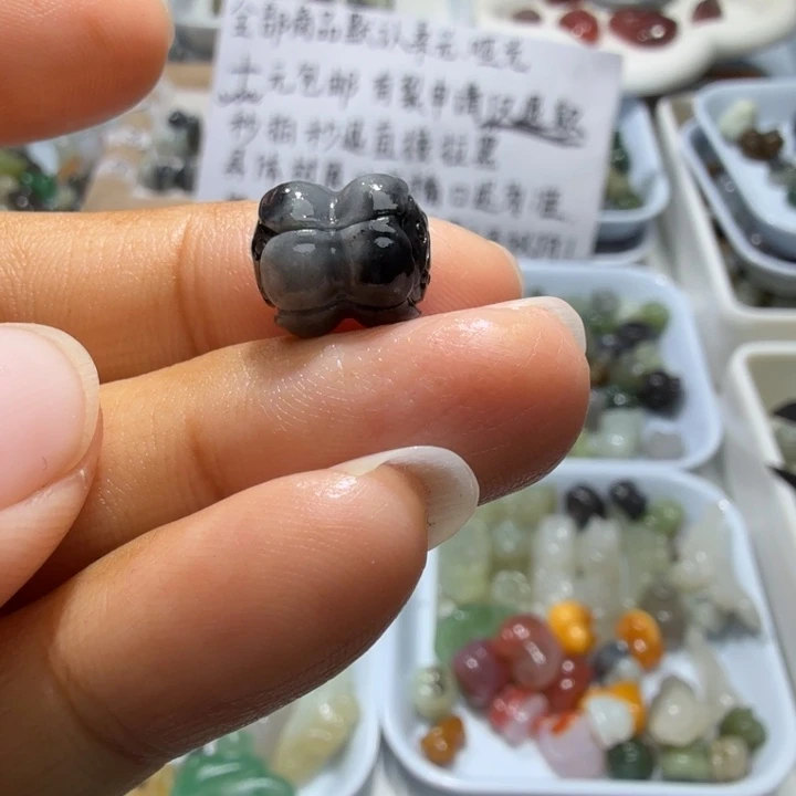 和田玉未镶嵌珠宝奇石