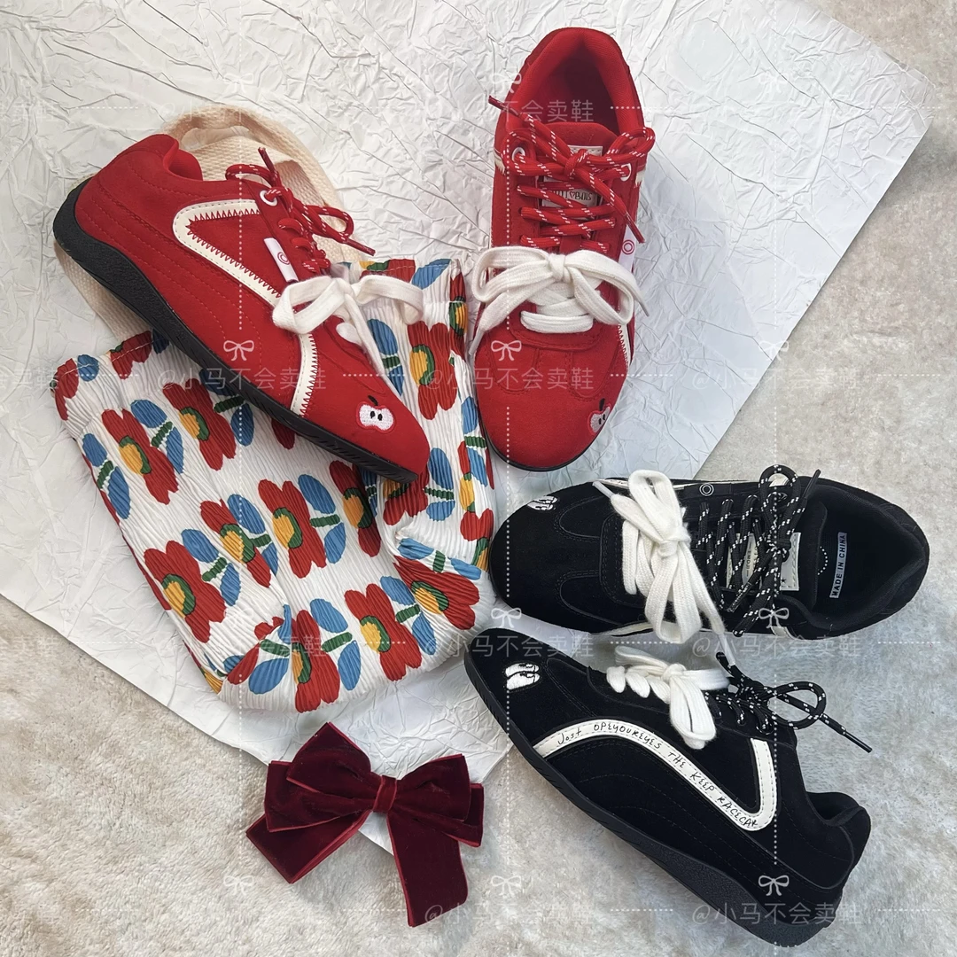小马家 苹果鞋红色黑色薄底赛车鞋真皮复古内增高情侣德款训鞋