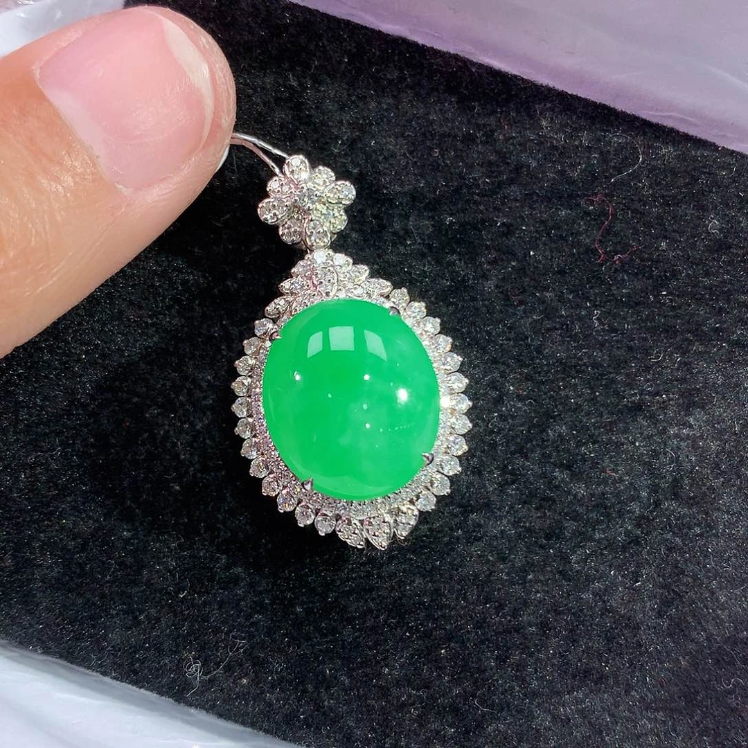 翡翠吊坠(赠链)18K金镶嵌