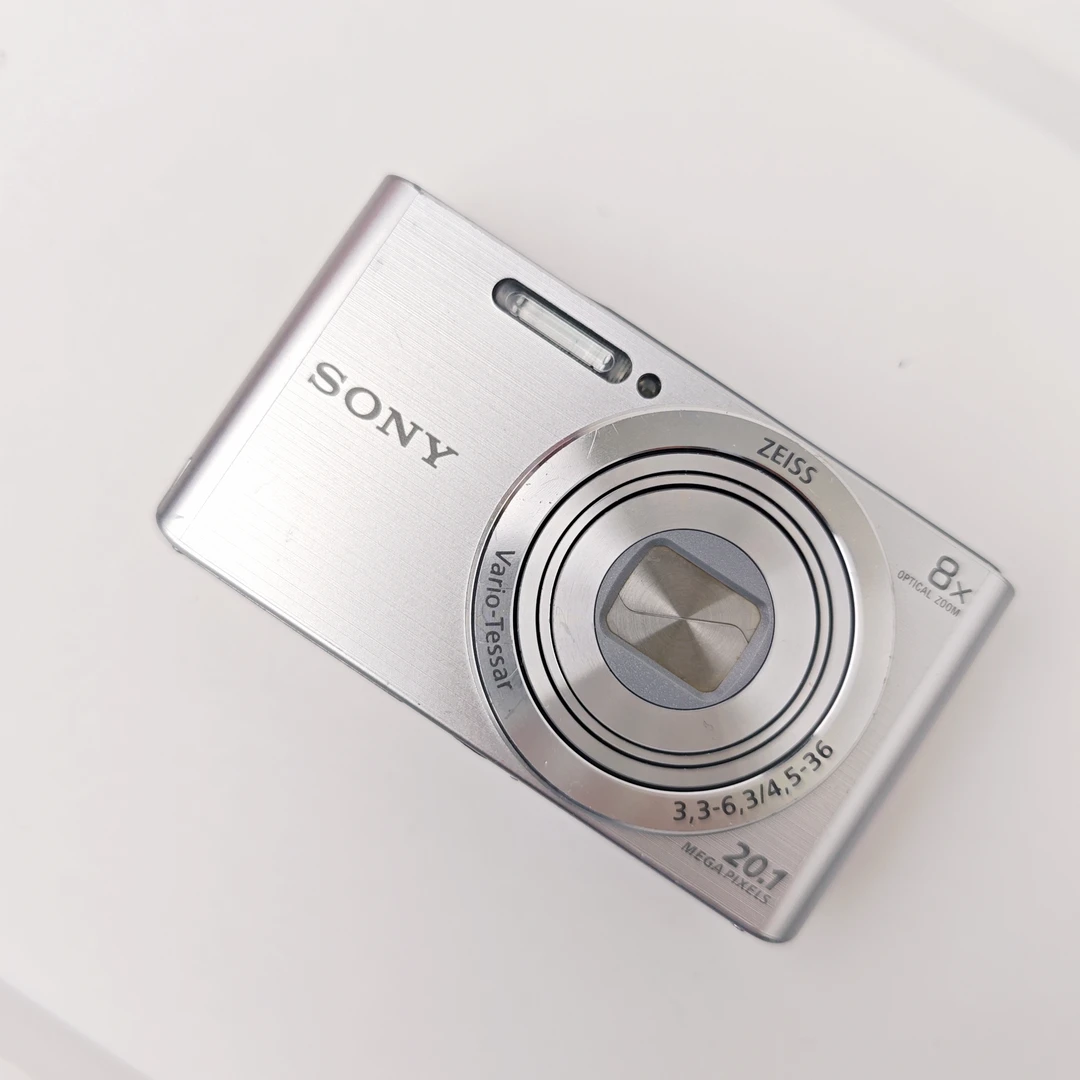 9新 Sony/索尼 w830 亮银色 2000万像素 8倍变焦 复古氛围感ccd