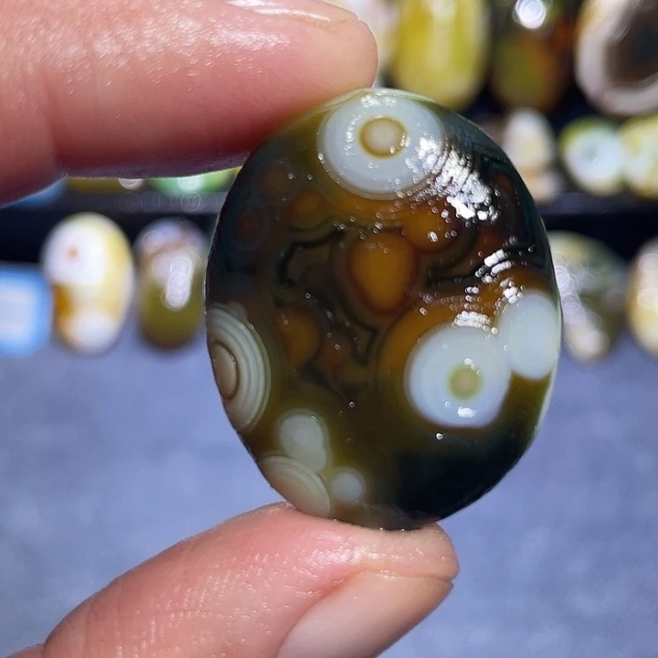 玛瑙/玉髓未镶嵌珠宝奇石