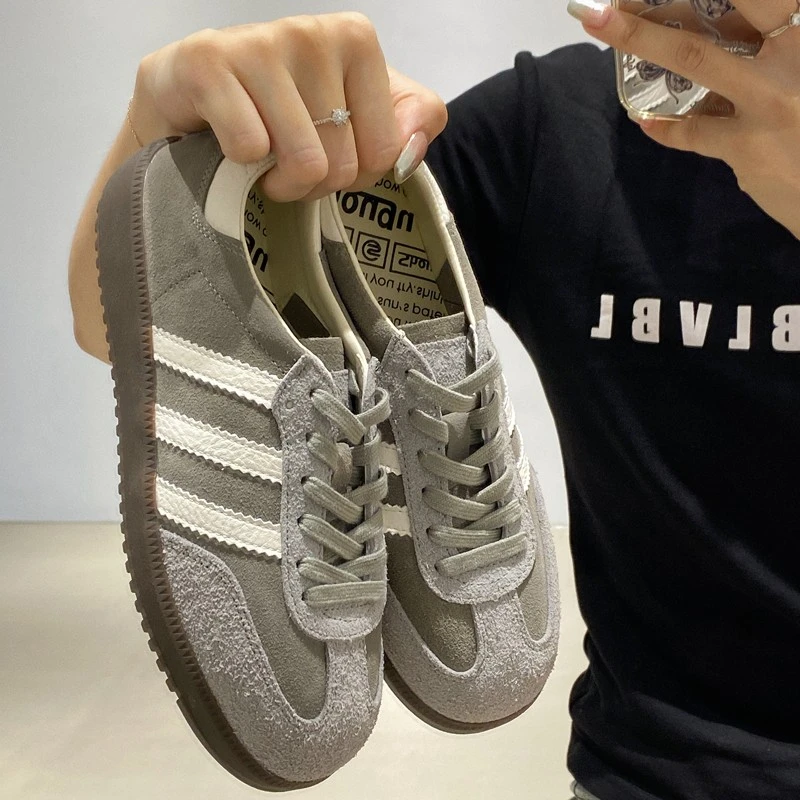 品质休闲运动户外百搭球鞋三条杠板鞋拼色运动厚底阿甘德训鞋女款