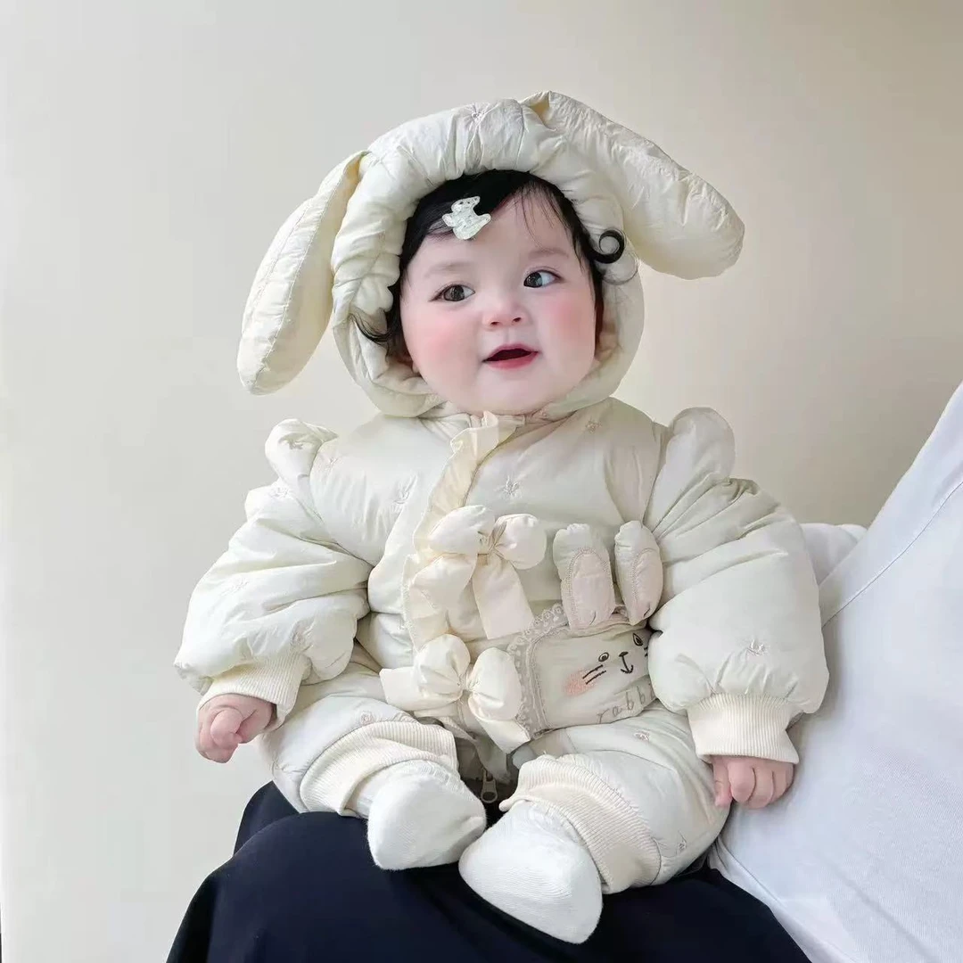 秋冬款宝宝兔儿帽花朵刺绣呆呆兔外出服棉服