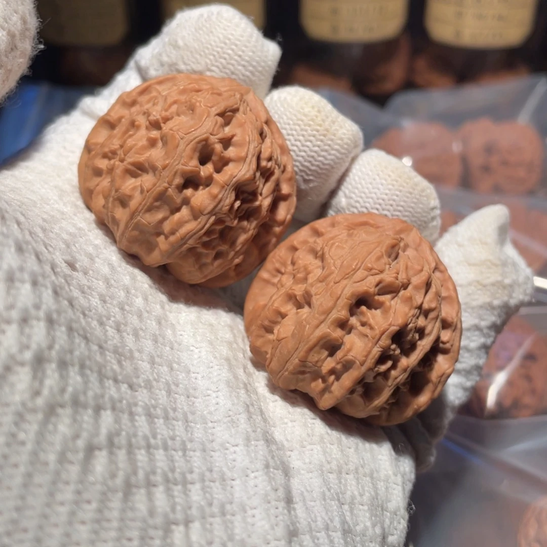 核桃40三角球白mmmm