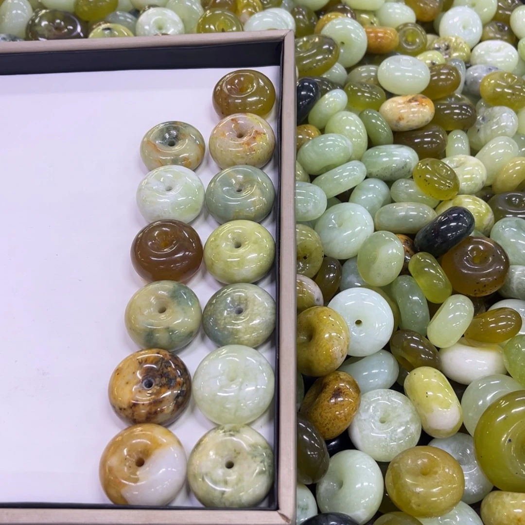 蛇纹石玉合金颈饰