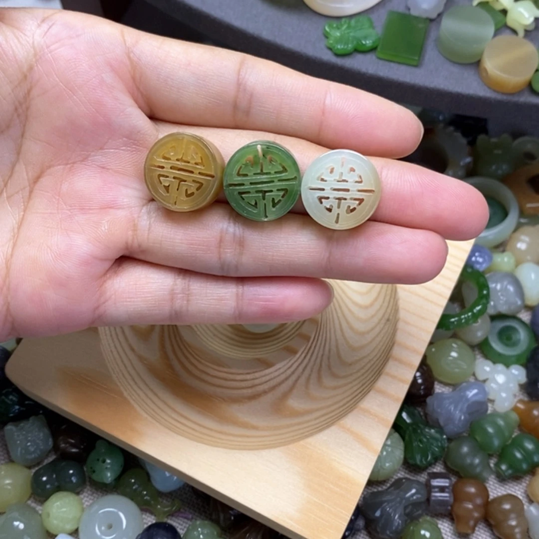 未镶嵌和田玉挂件150一个多样性发其一