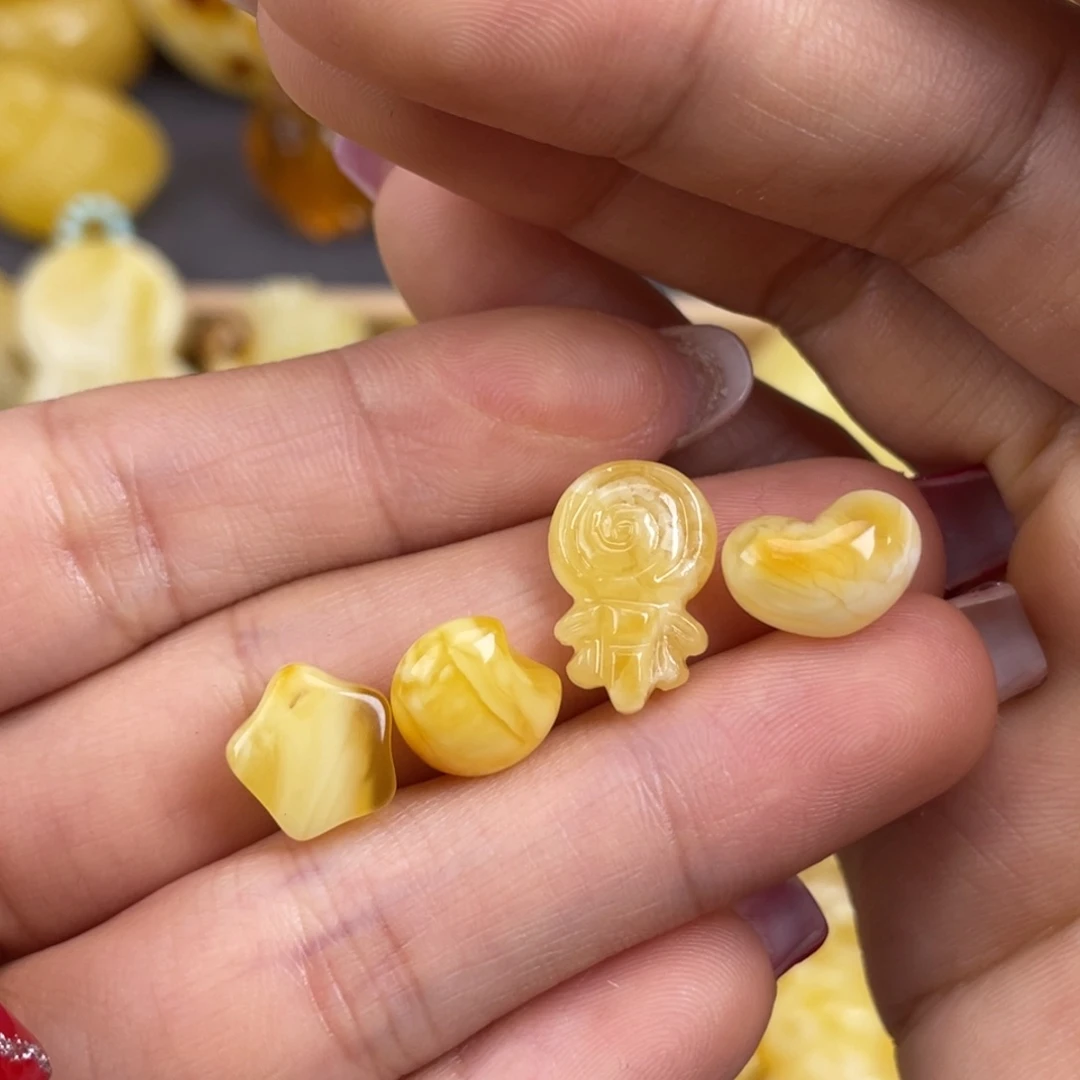 琥珀裸石未镶嵌秋*蜜蜡