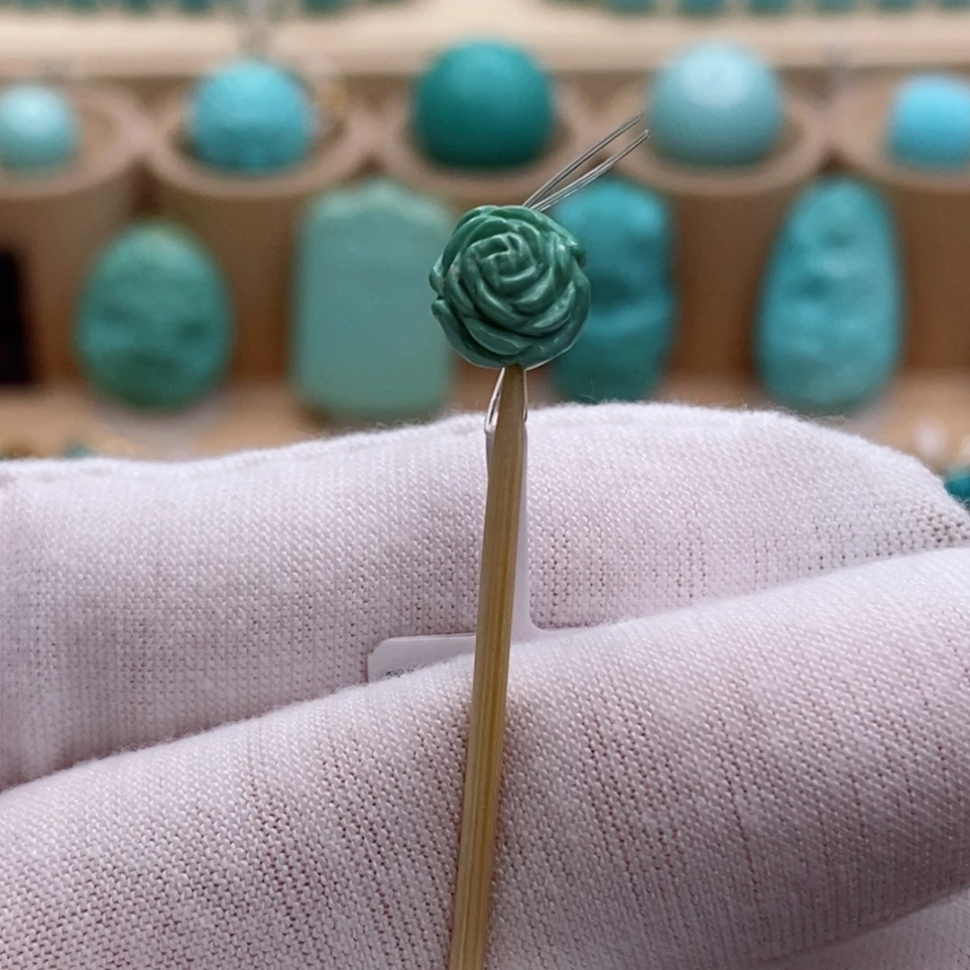 绿松石未镶嵌珠宝奇石