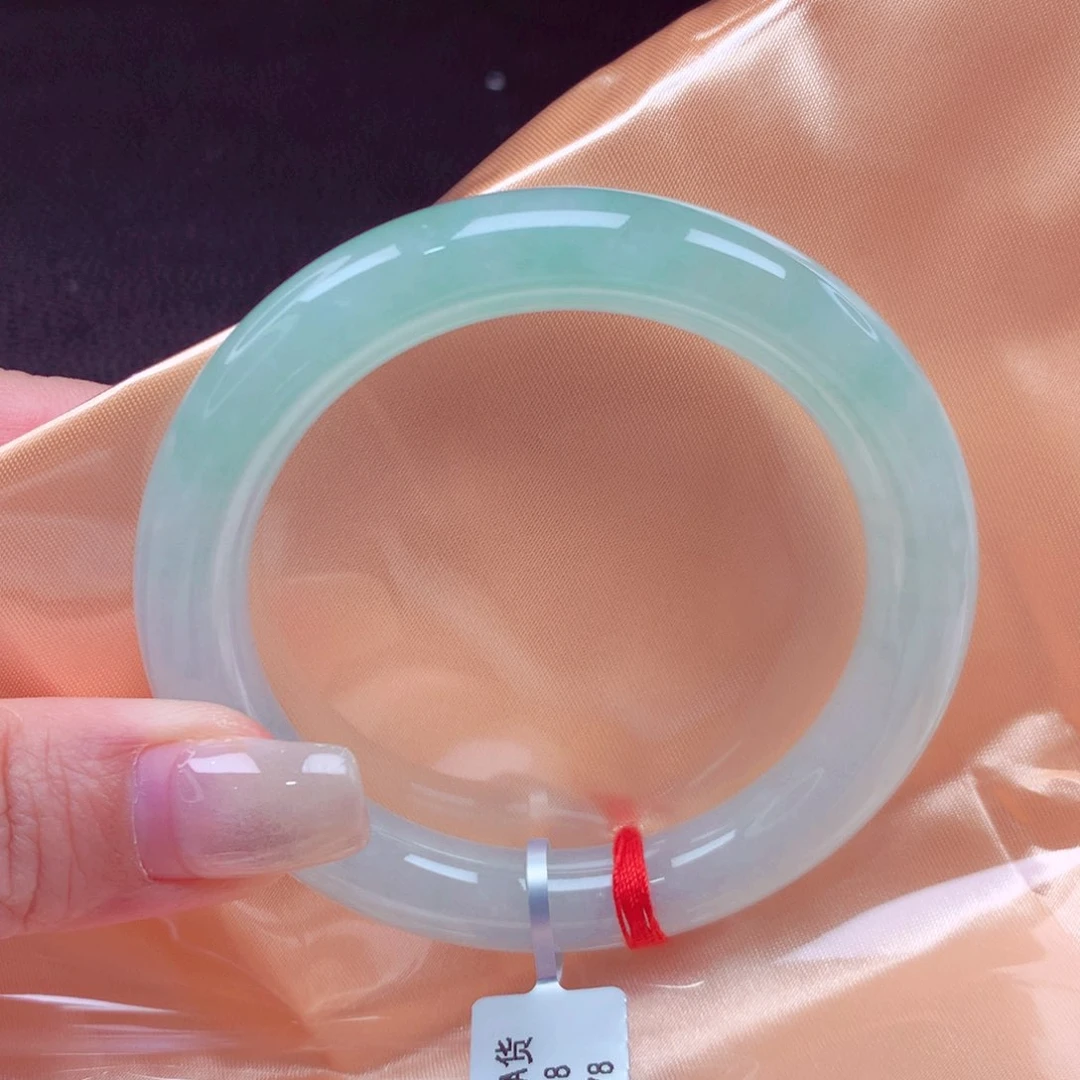 翡翠手镯未镶嵌手镯88