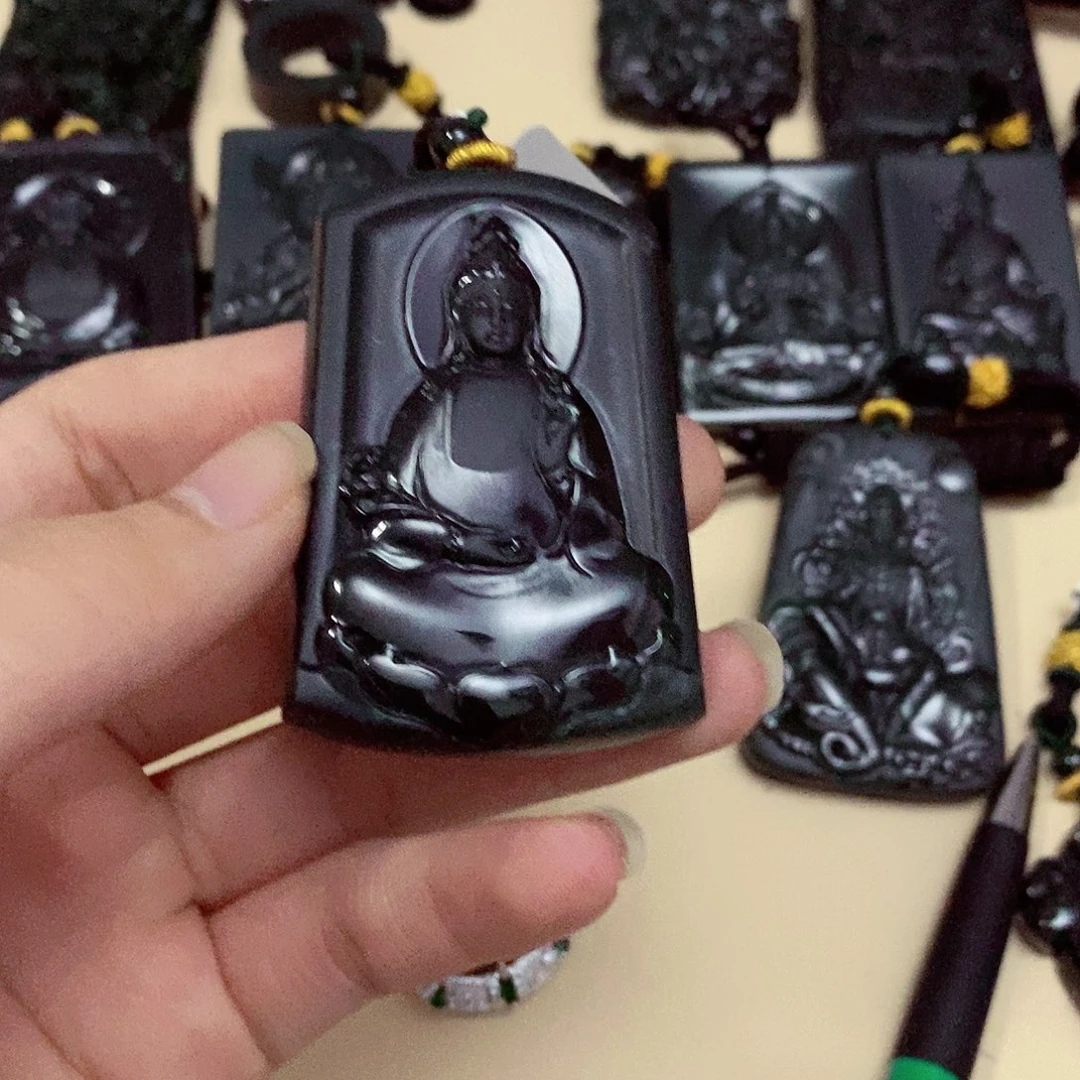 翡翠挂件未镶嵌翡翠