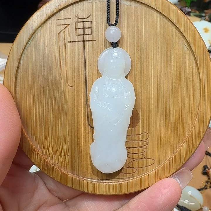 和田玉未镶嵌吊坠(赠链)