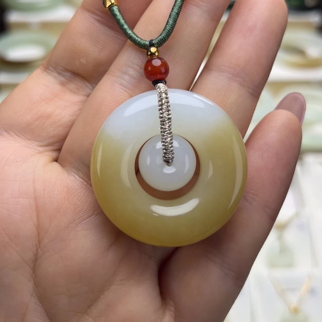 和田玉（糖玉）未镶嵌颈饰