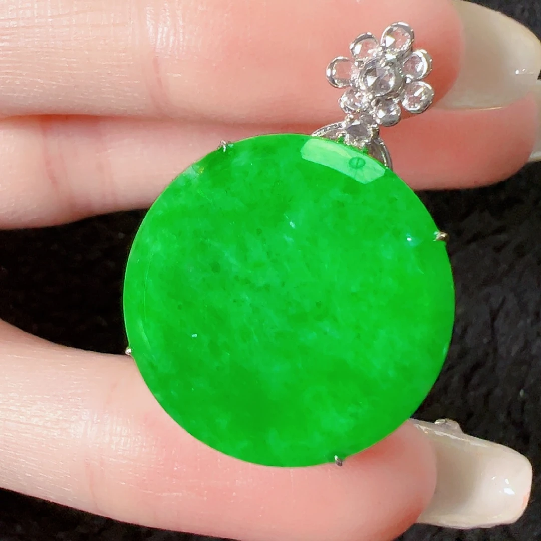 翡翠18K金镶嵌颈饰签收后24小时鉴赏期，过时不退