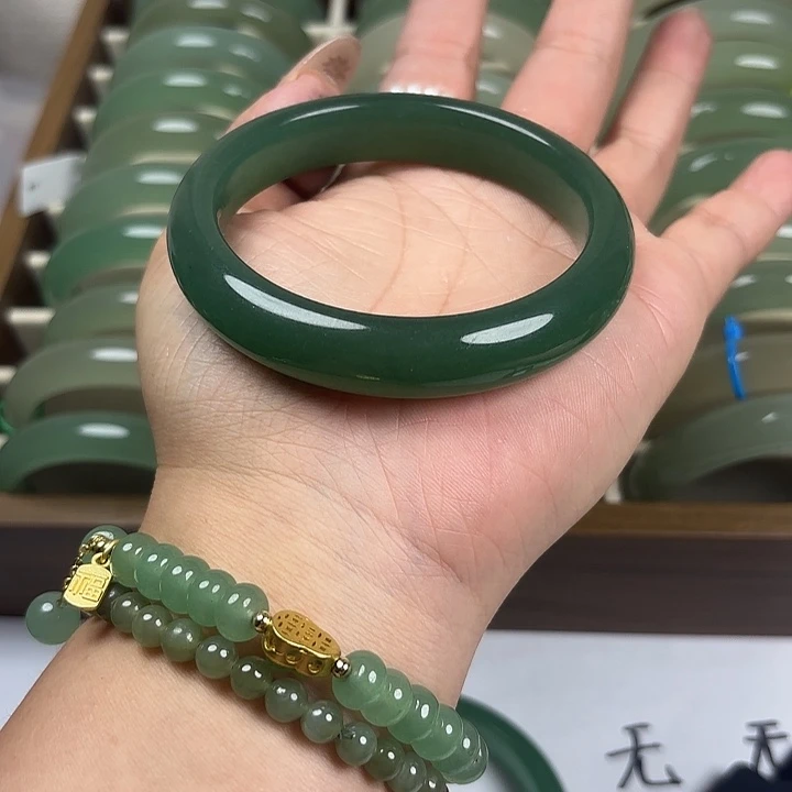 石英质玉未镶嵌手镯