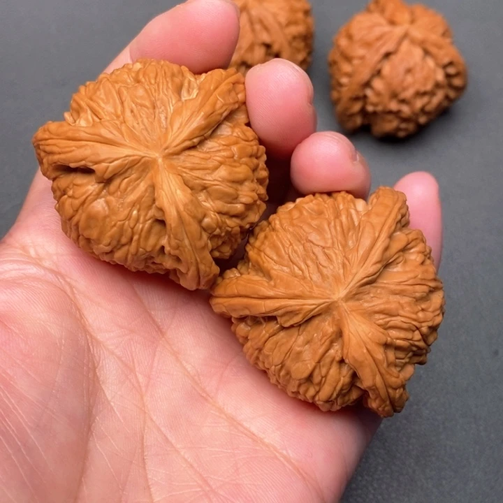 吊坠文玩核桃?核桃