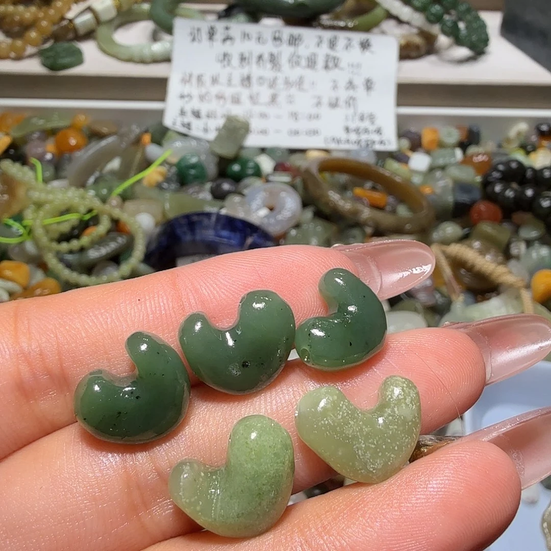 和田玉未镶嵌珠宝奇石
