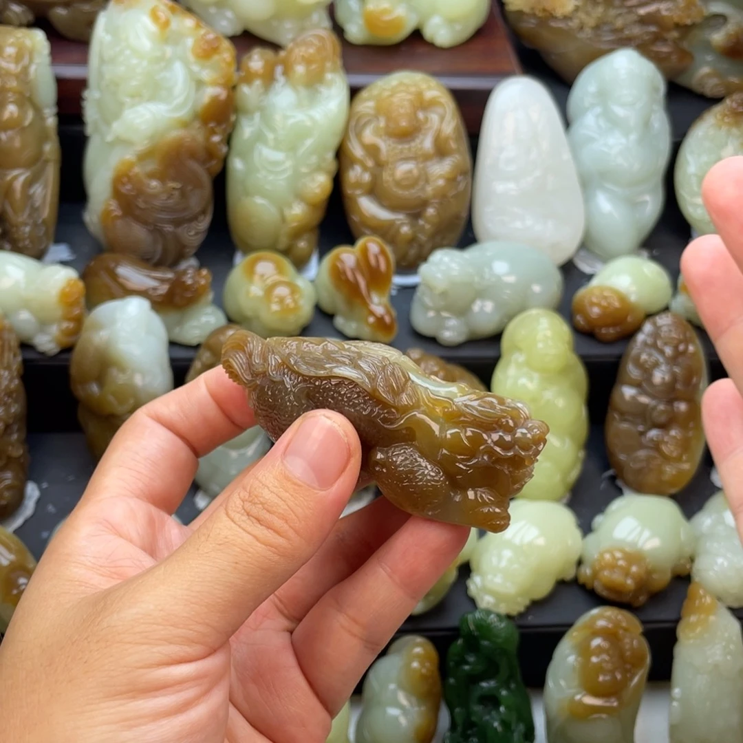薄***秋颈饰未镶嵌和田玉