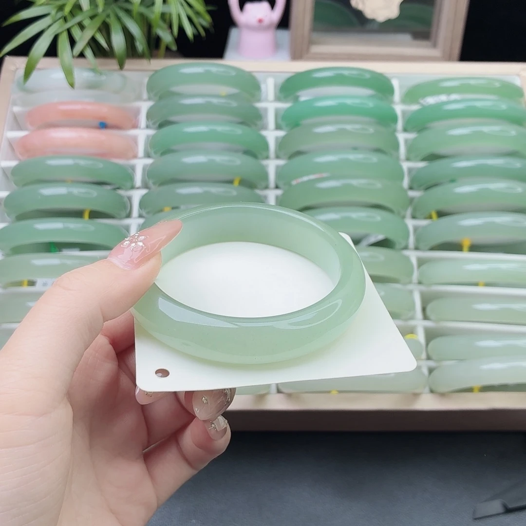 石英质玉未镶嵌手镯