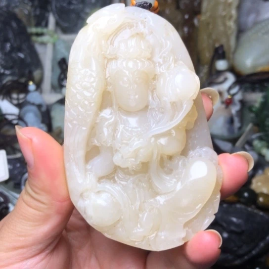 和田玉未镶嵌把件