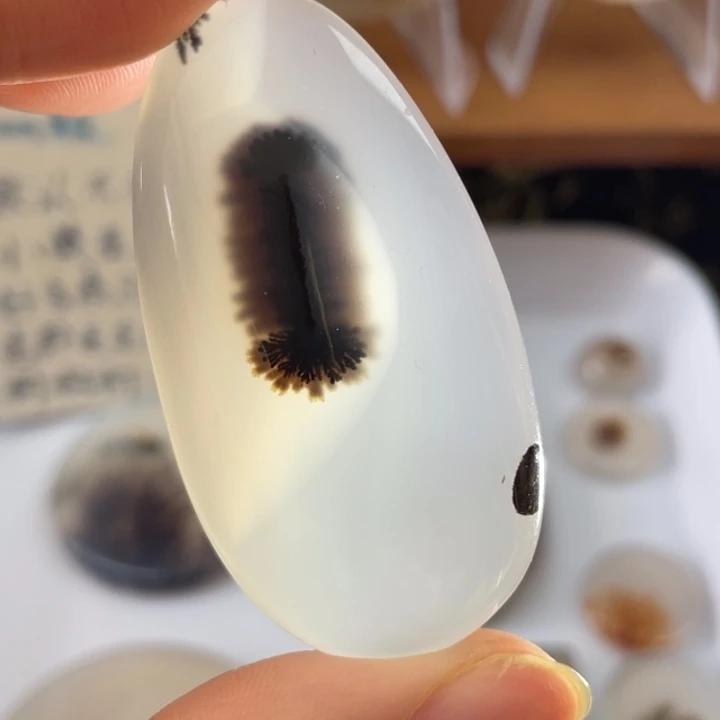 玛瑙/玉髓未镶嵌牌子