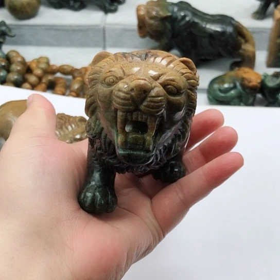 岫岩河磨玉（透闪石质玉）把件未镶嵌大****在