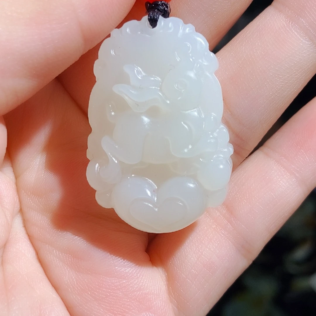 颈饰未镶嵌和田玉