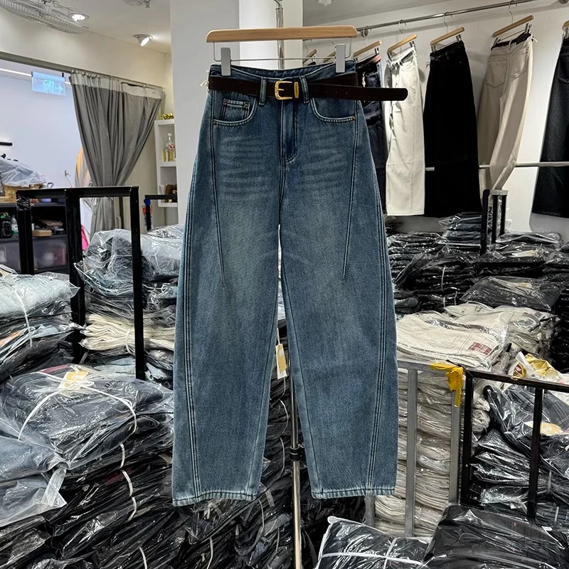 今年流行的欧货高腰加绒加厚冬季新款女牛仔裤长裤百搭弯刀老爹裤