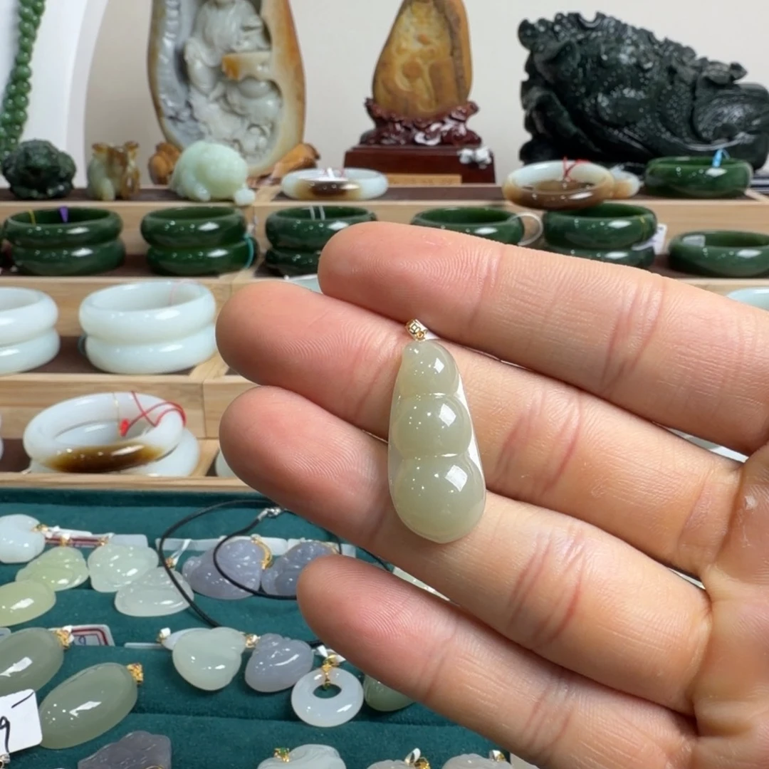 和田玉18K金镶嵌颈饰