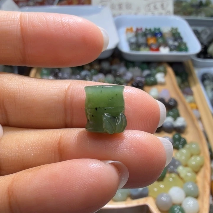 和田玉未镶嵌珠宝半成品