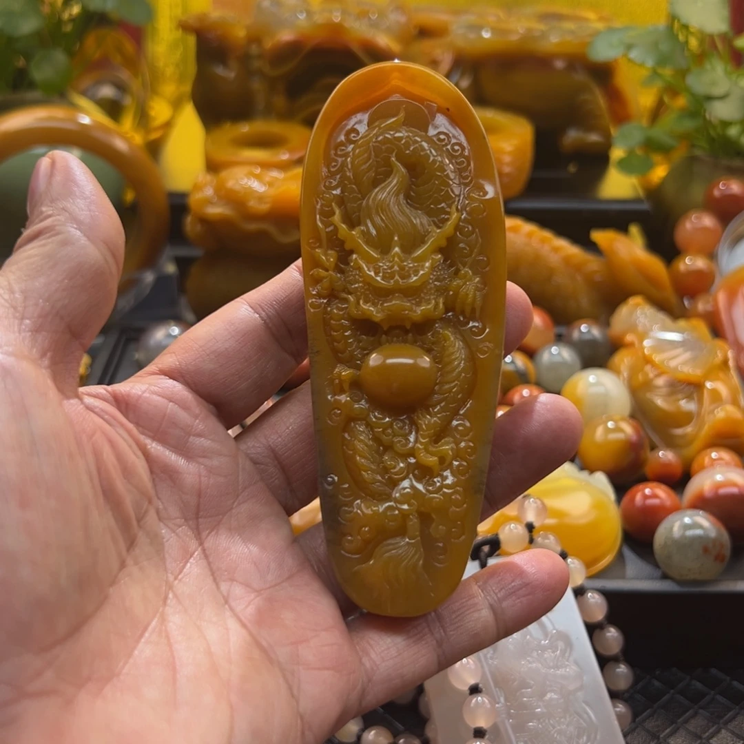 石英质玉未镶嵌颈饰