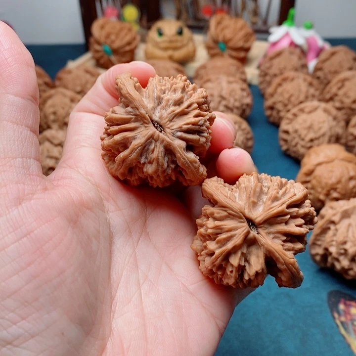 牟***i把件文玩核桃麦虎44