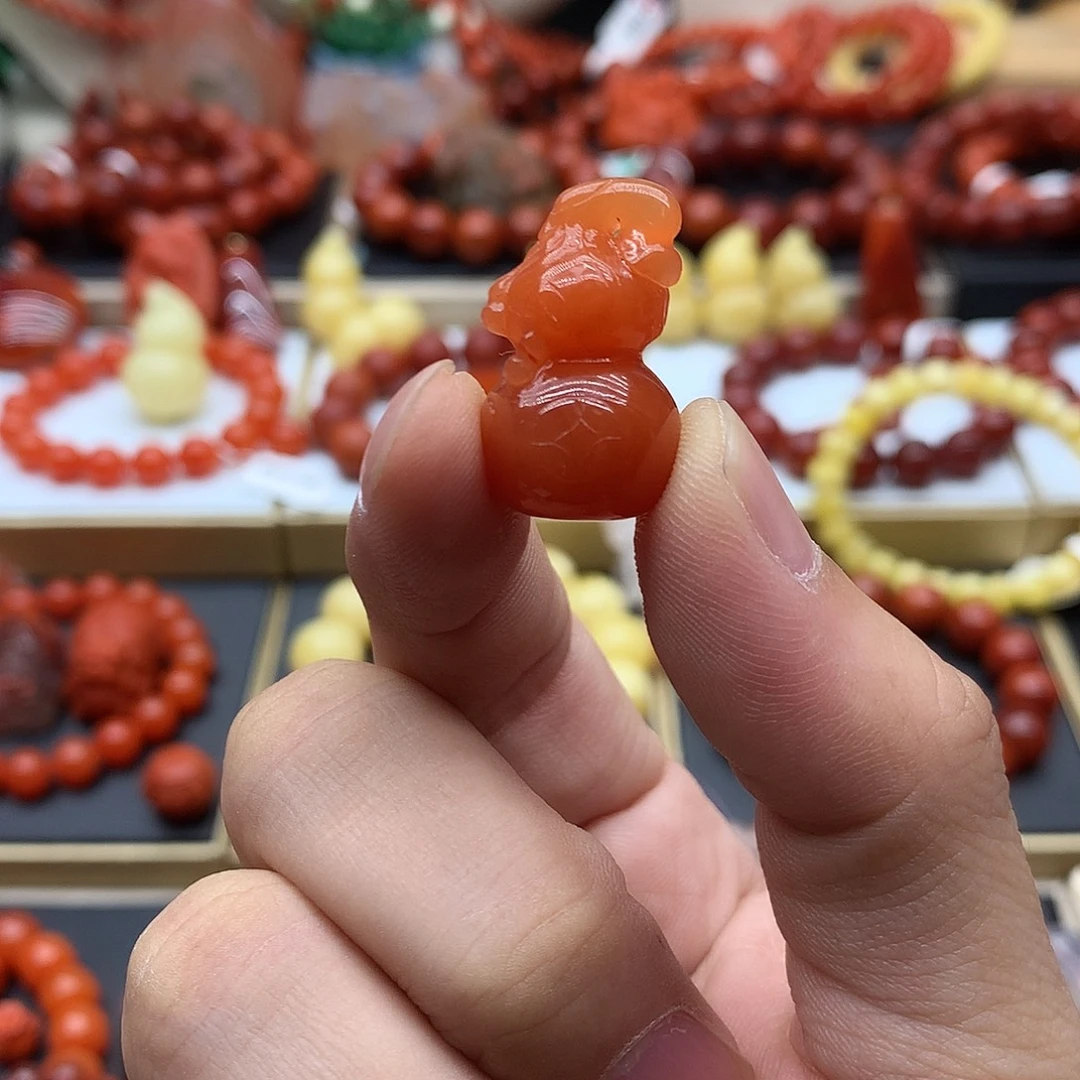 南红玛瑙配饰未镶嵌