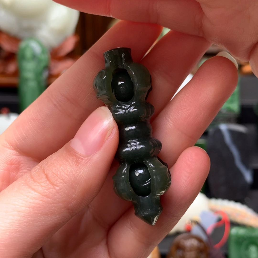 和田玉吊坠未镶嵌