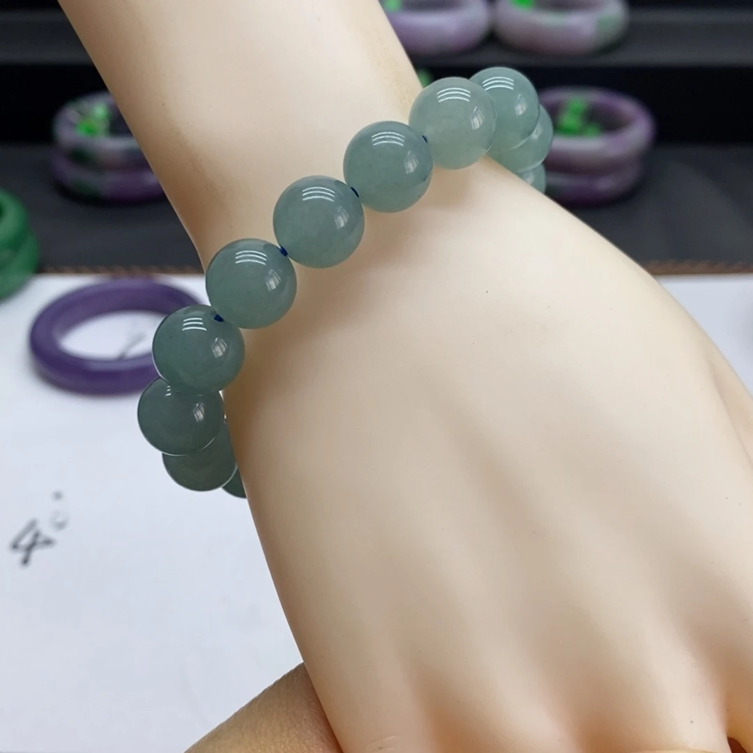 未镶嵌石英质玉珠宝奇石