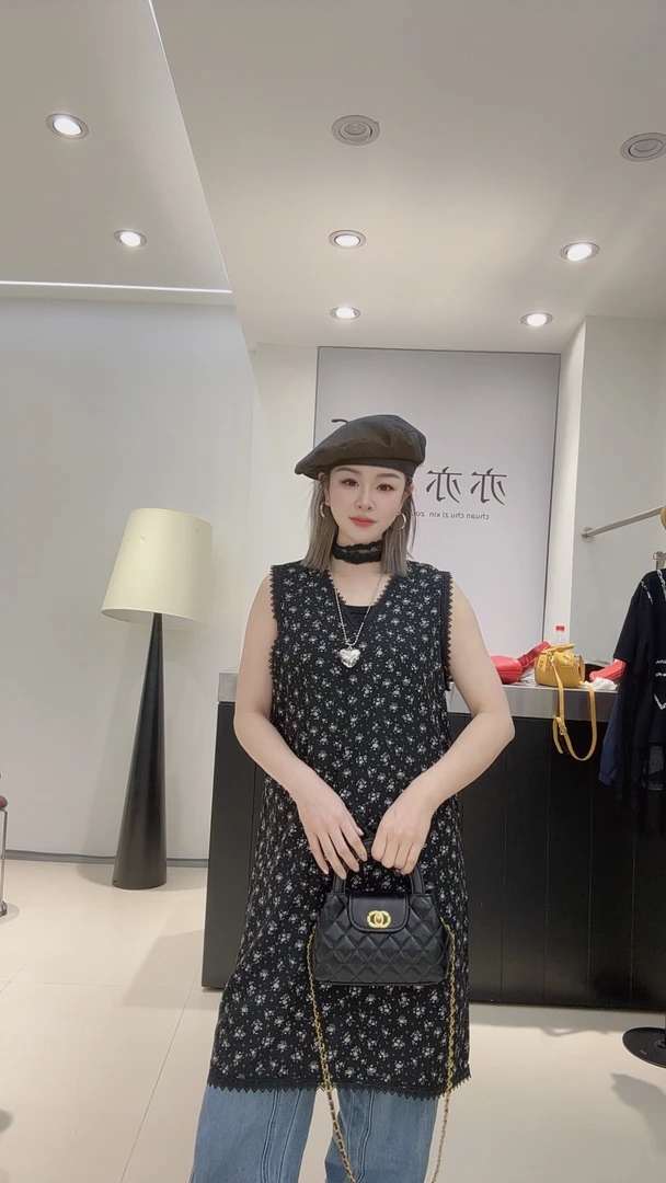 春夏温柔风蕾丝花边背心连衣裙