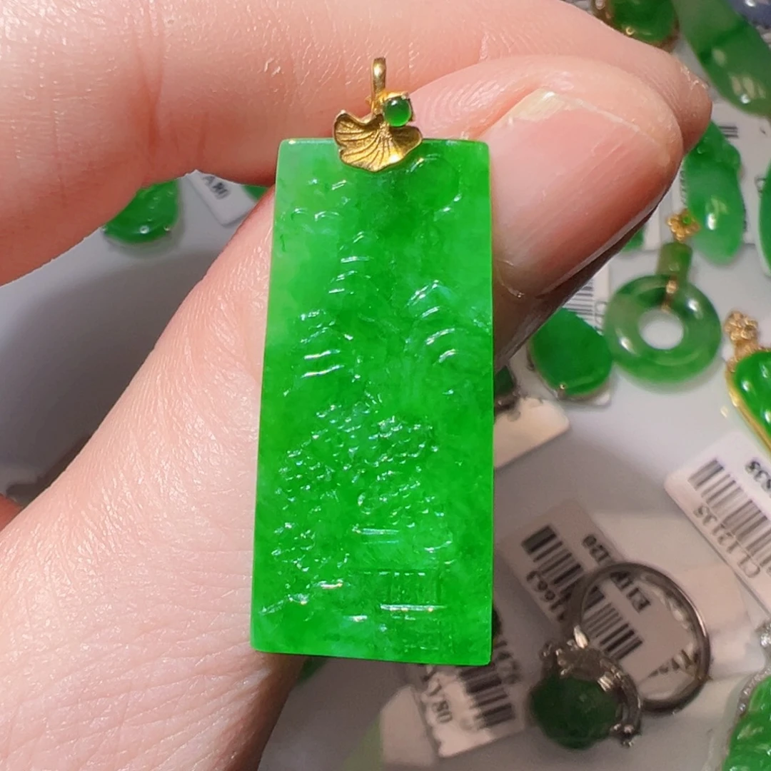 翡翠18K金镶嵌颈饰