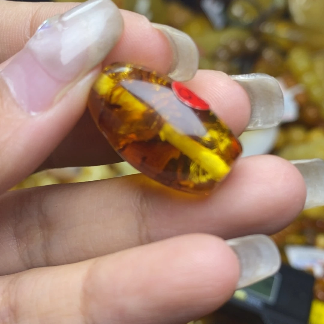 未镶嵌琥珀珠宝奇石