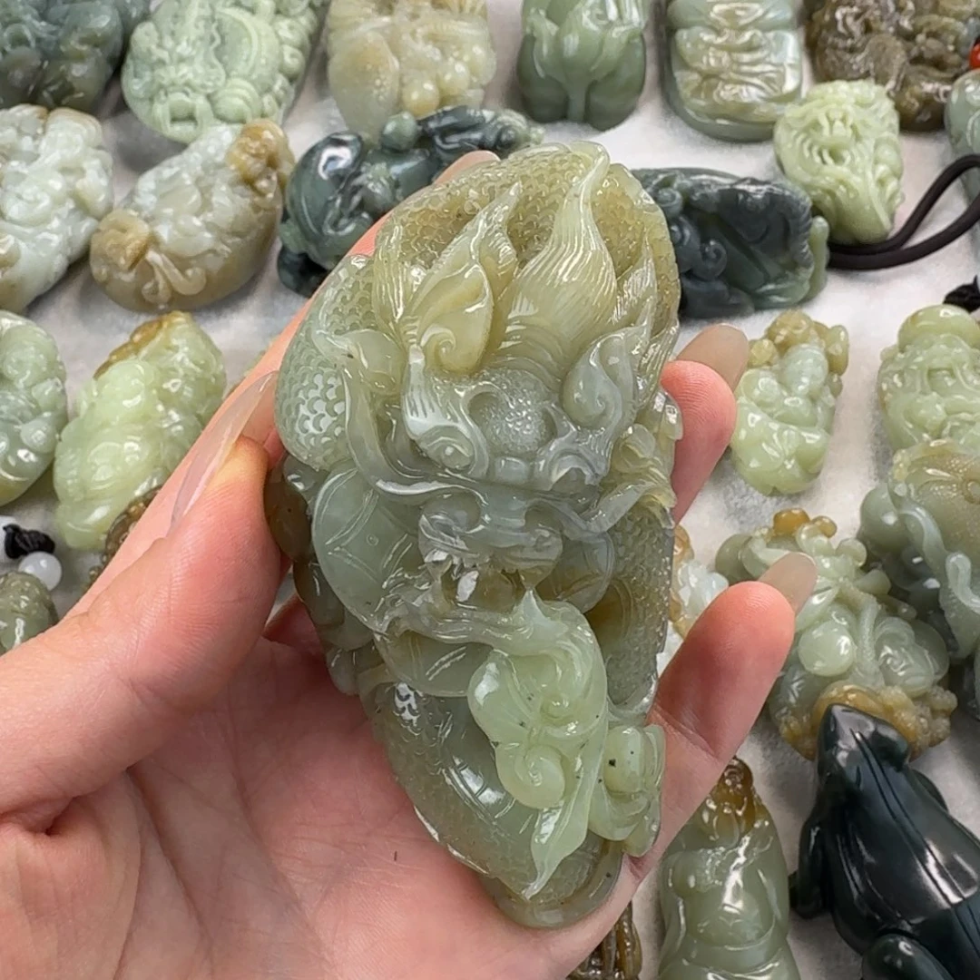 和田玉未镶嵌把件