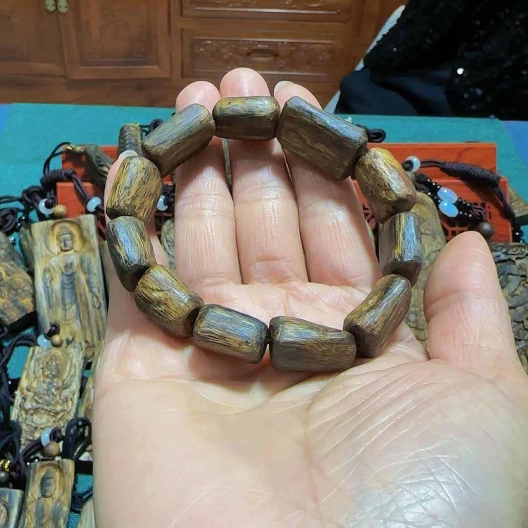 沉香手串嬿****u白奇乌身金丝油手排珠16.6克多样性发一