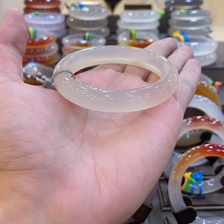 玛瑙/玉髓手镯未镶嵌