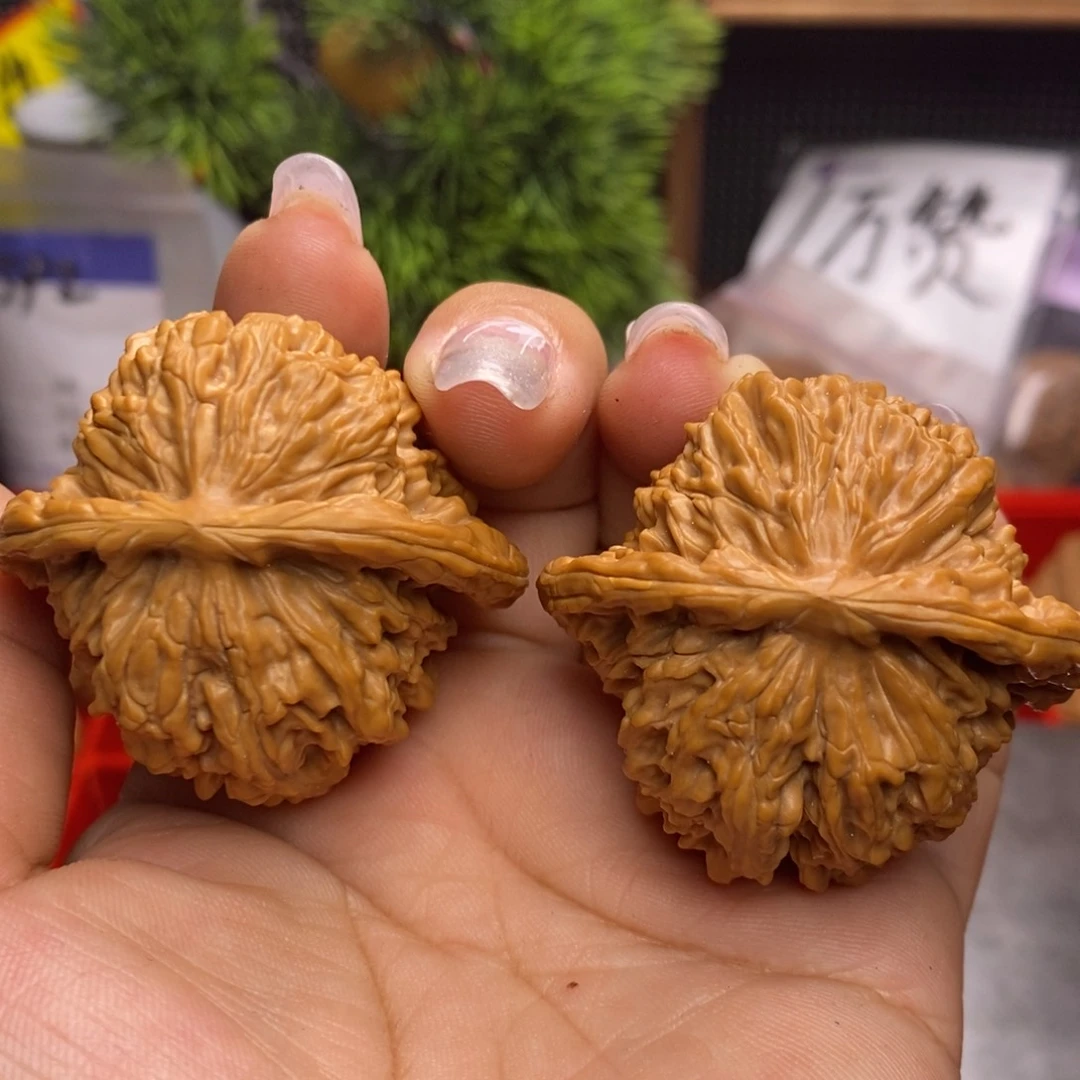 文玩核桃吊坠四座楼。边44。丹