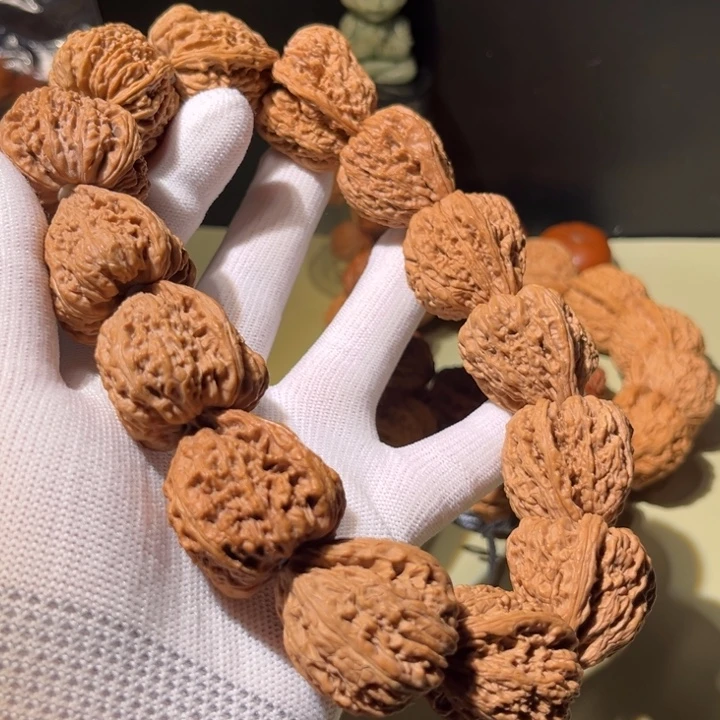 文玩核桃手串…………6