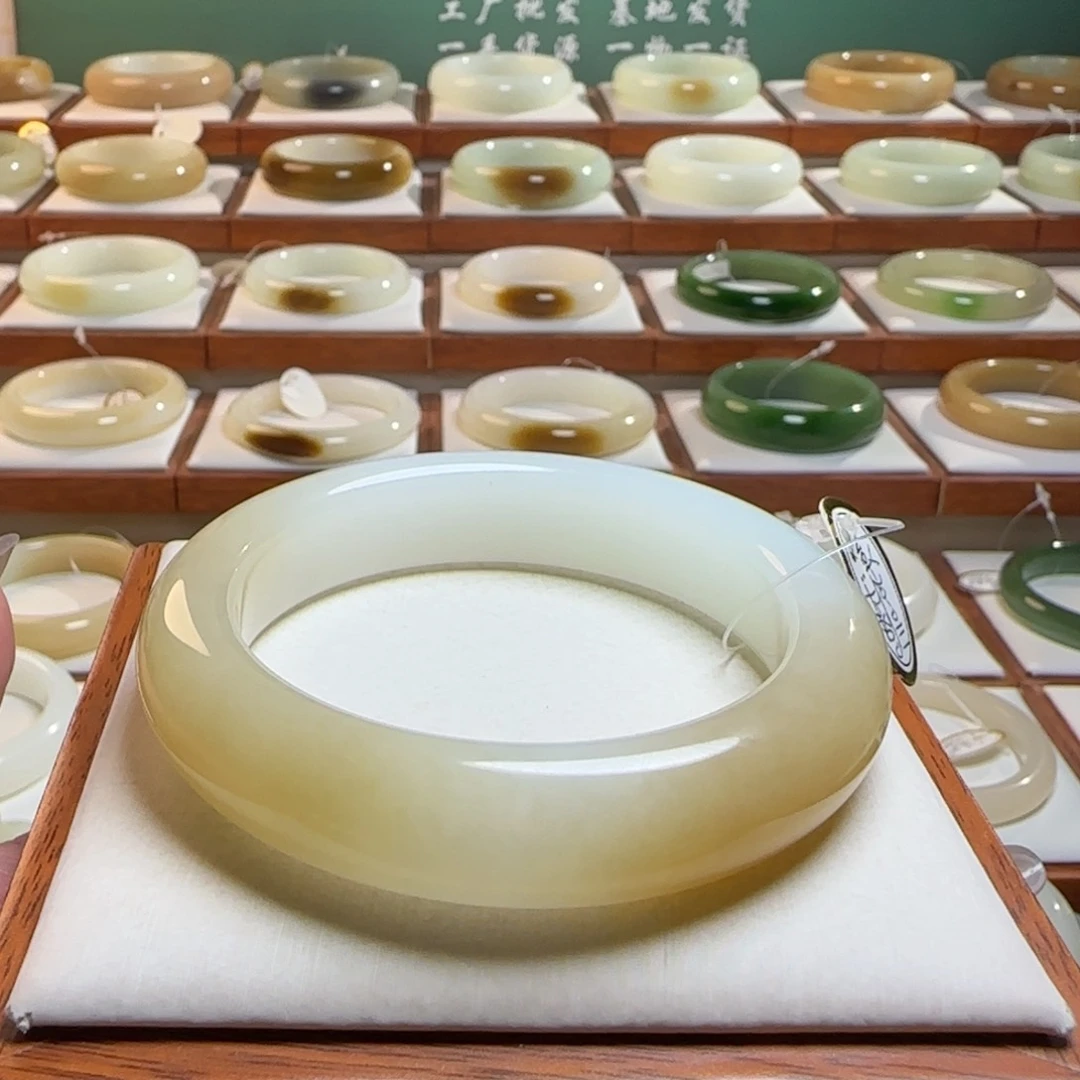 和田玉手镯未镶嵌小*