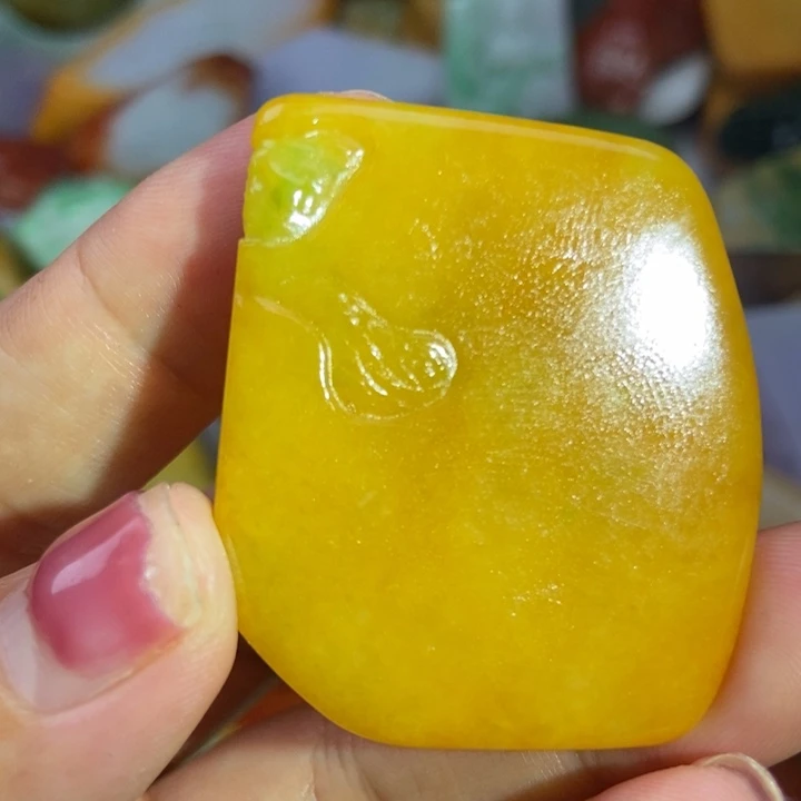 翡翠未镶嵌颈饰缅甸